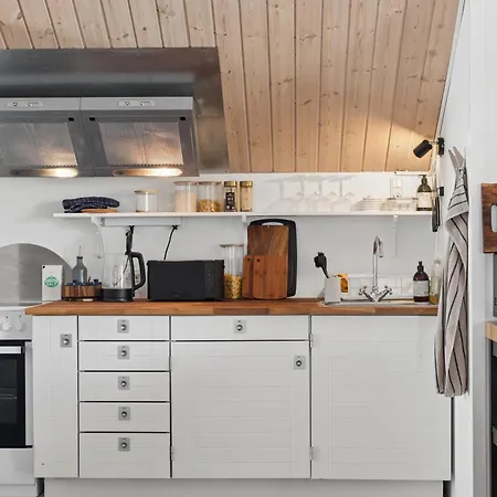 Spacious Near The Fjord