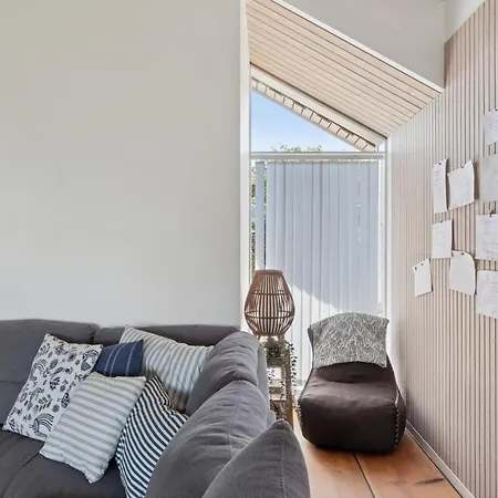 Spacious Near The Fjord *