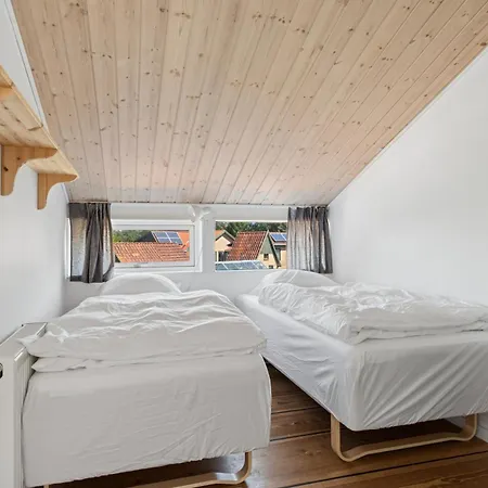 Spacious Near The Fjord Kong